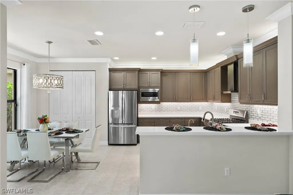 4452 Aurora Street Naples FL 34119