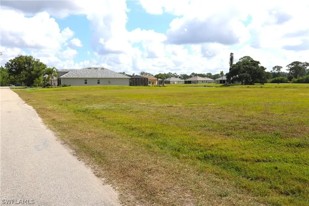 17140 Serengeti Circle Alva FL 33920