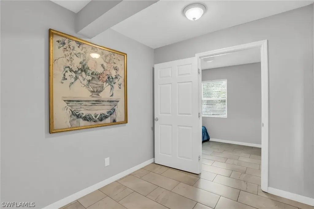 883 Coconut Circle E Naples FL 34104