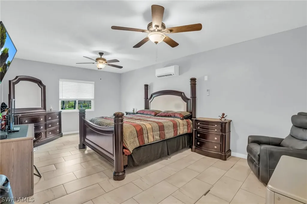 883 Coconut Circle E Naples FL 34104