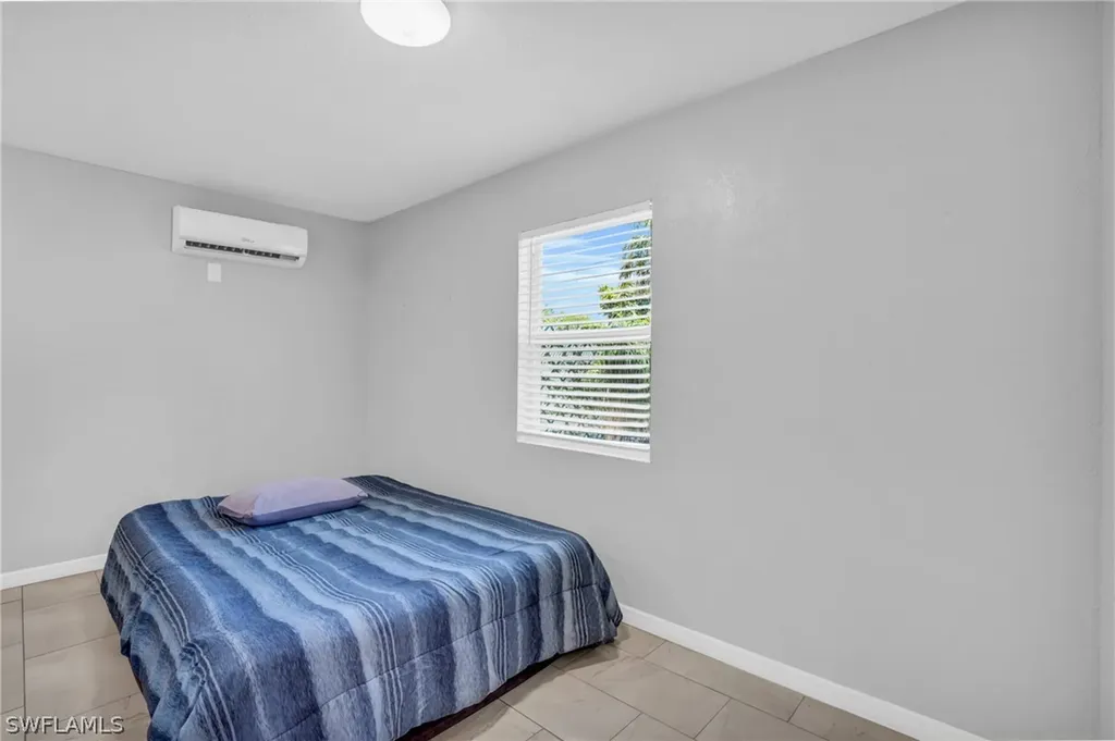 883 Coconut Circle E Naples FL 34104
