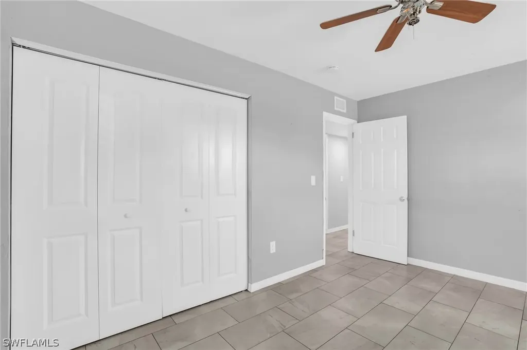 883 Coconut Circle E Naples FL 34104
