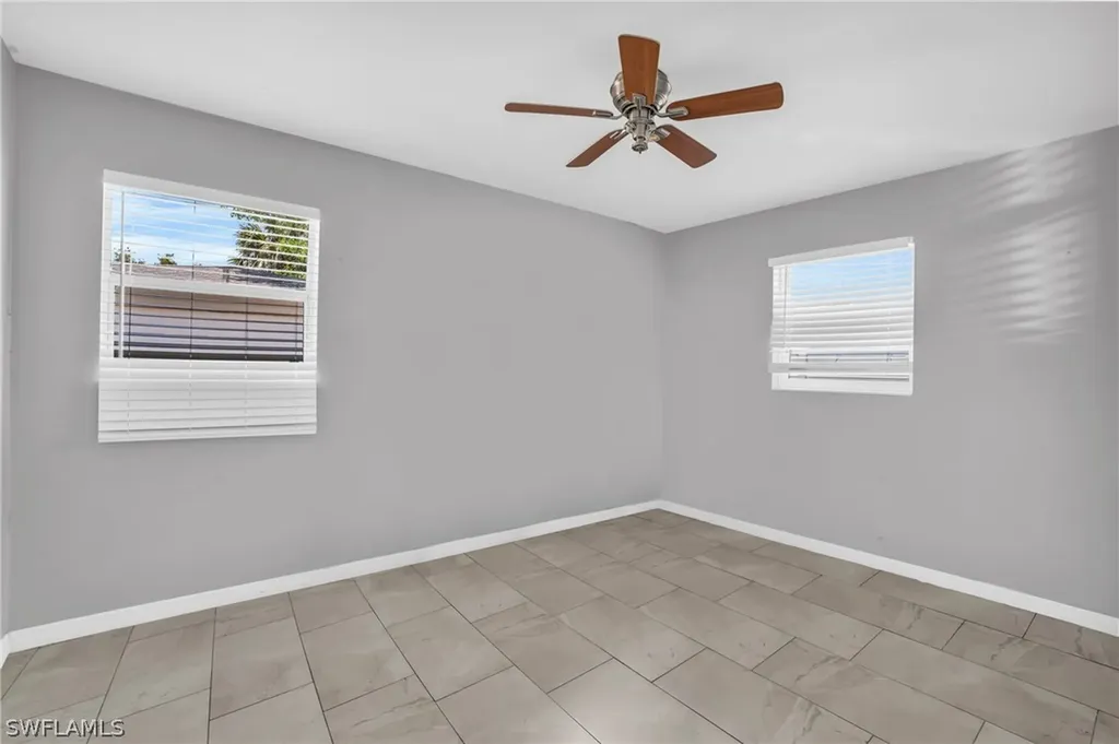 883 Coconut Circle E Naples FL 34104