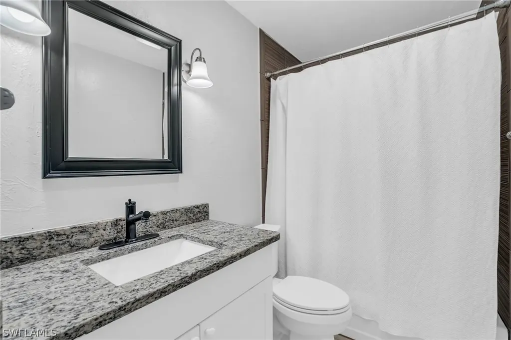 883 Coconut Circle E Naples FL 34104