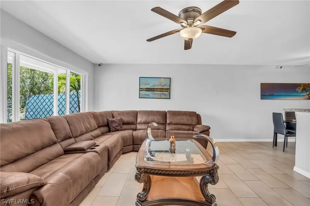 883 Coconut Circle E Naples FL 34104