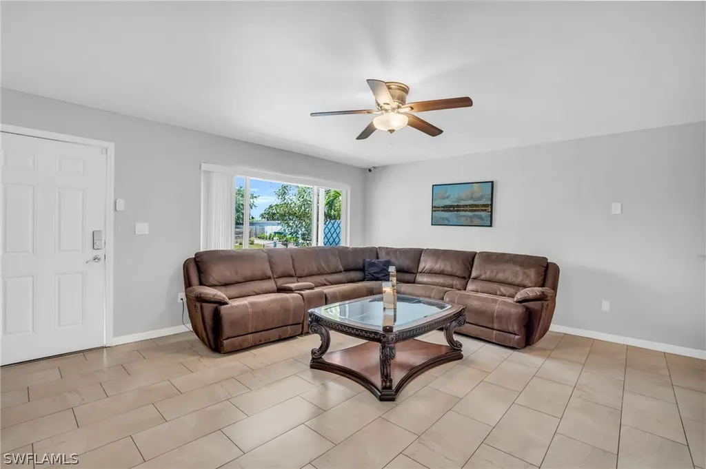 883 Coconut Circle E Naples FL 34104