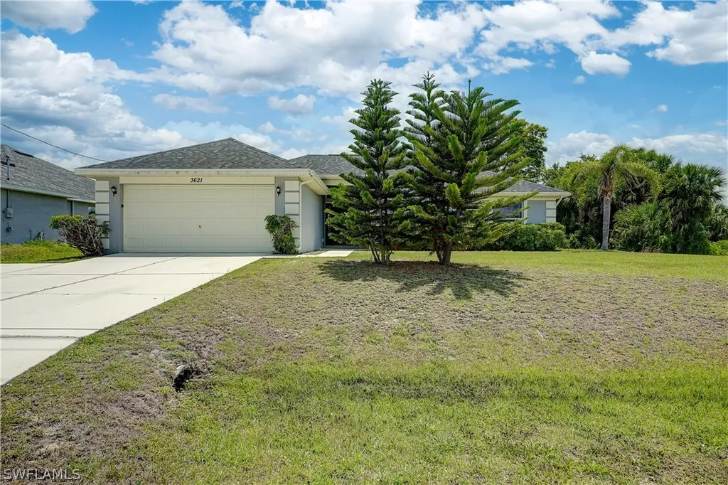 3621 E Gator Circle Cape Coral FL 33909