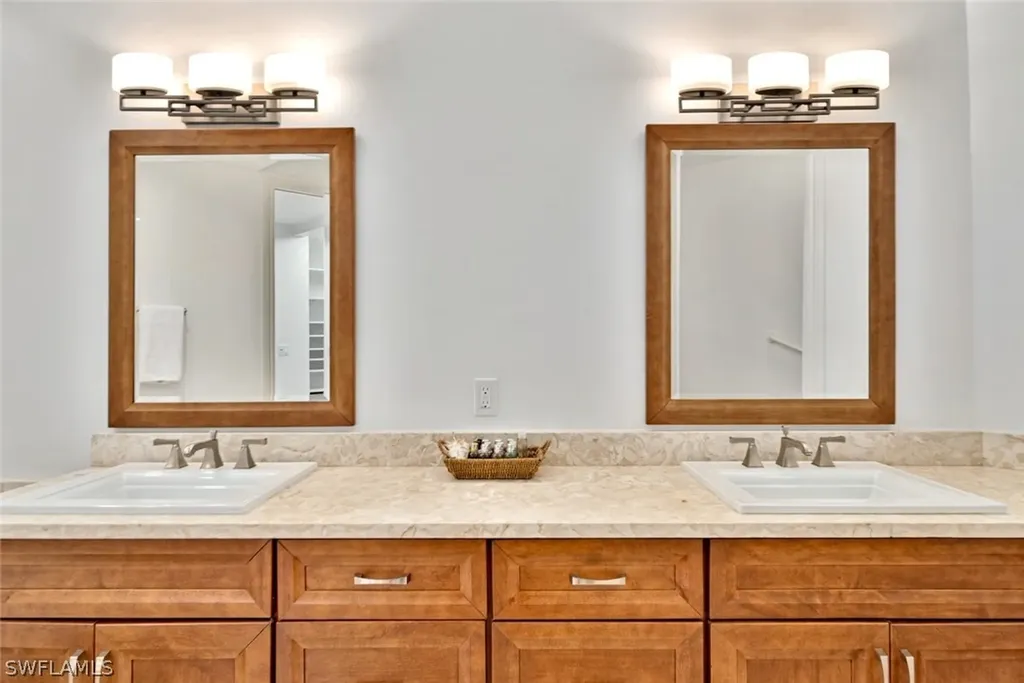 5657 Baltusrol Court Sanibel FL 33957