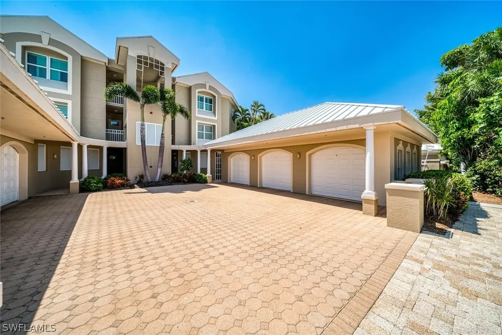 5657 Baltusrol Court Sanibel FL 33957