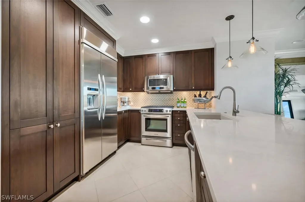 9115 Strada Place Naples FL 34108
