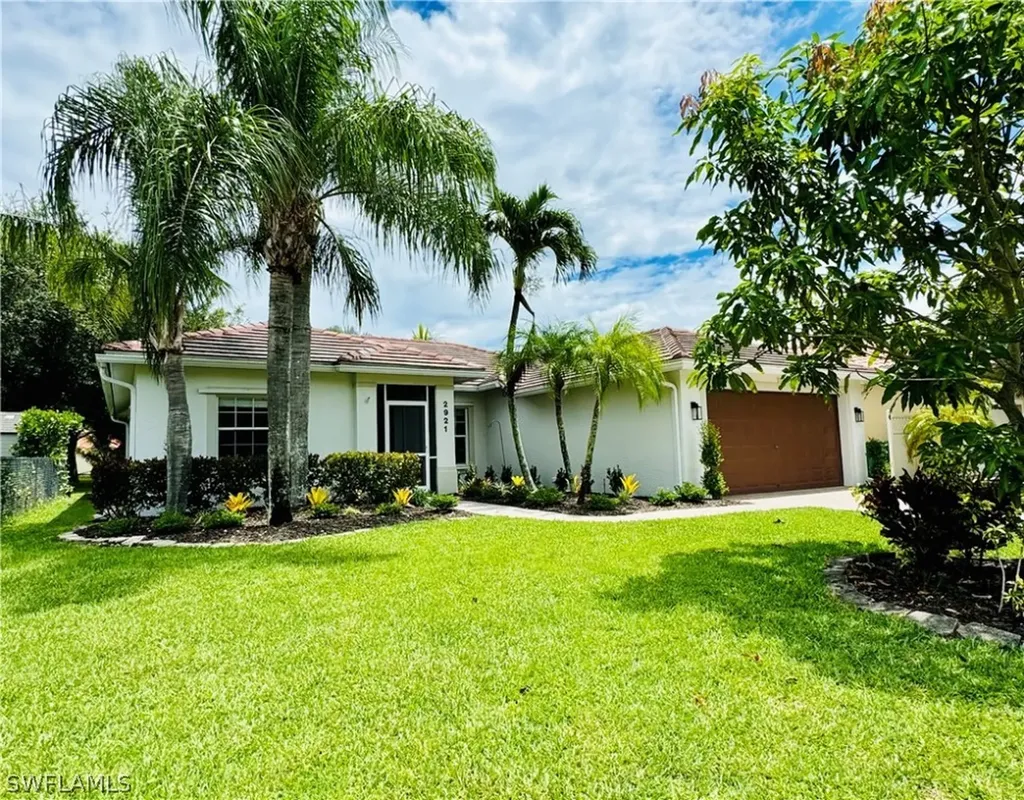 2921 Inlet Cove Lane E Naples FL 34120