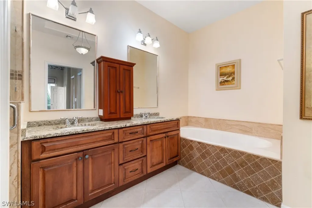 810 Grafton Court Naples FL 34104