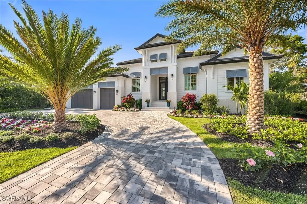 635 Parkview Lane Naples FL 34103