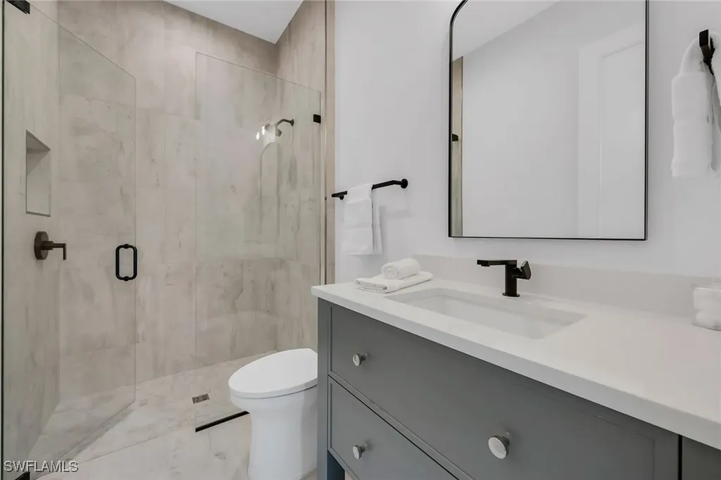 635 Parkview Lane Naples FL 34103