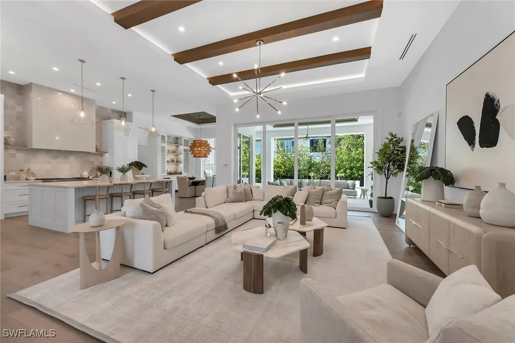 635 Parkview Lane Naples FL 34103