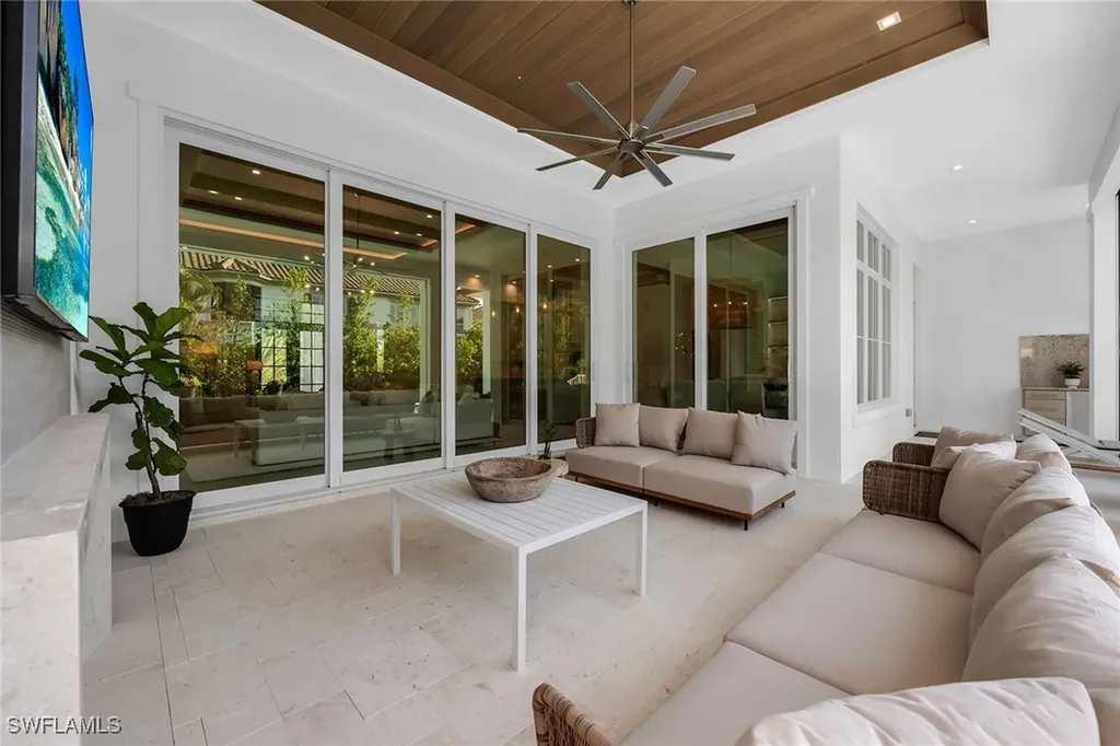 635 Parkview Lane Naples FL 34103