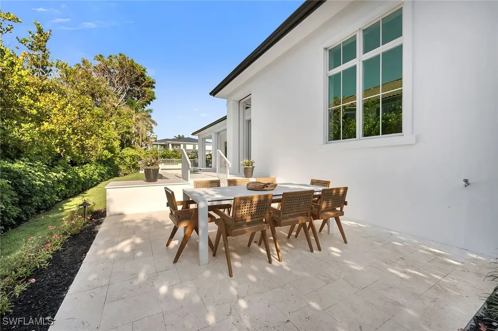 635 Parkview Lane Naples FL 34103