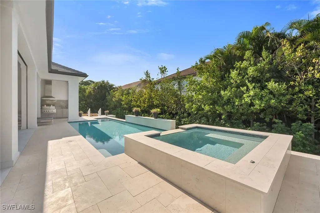 635 Parkview Lane Naples FL 34103