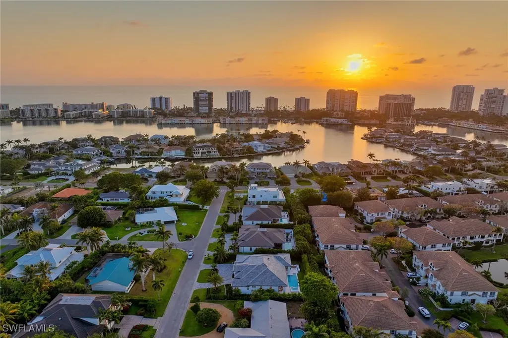 635 Parkview Lane Naples FL 34103