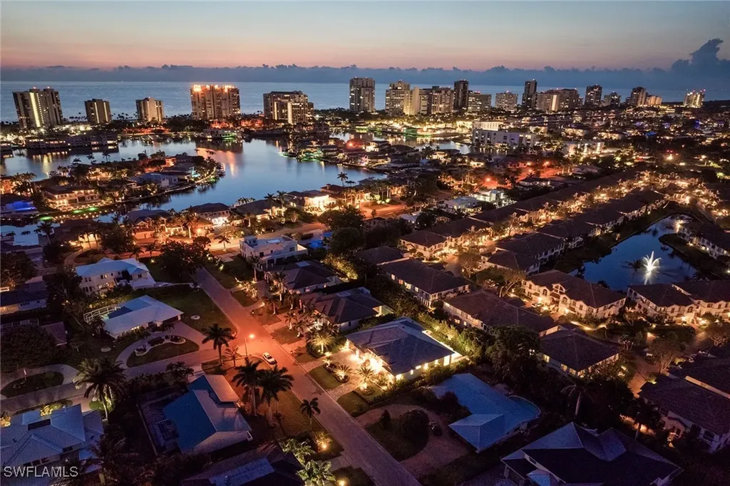 635 Parkview Lane Naples FL 34103