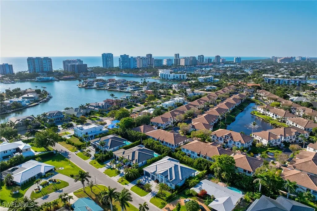 635 Parkview Lane Naples FL 34103