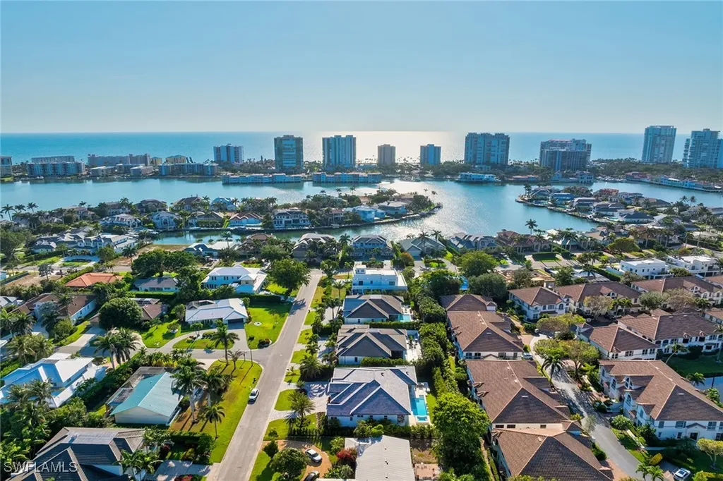 635 Parkview Lane Naples FL 34103