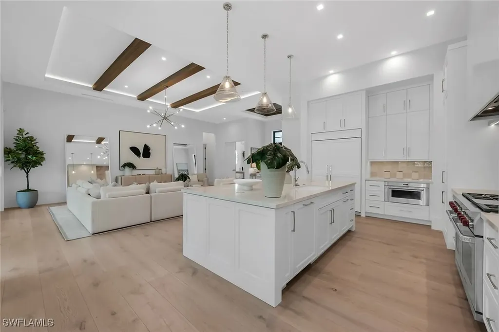 635 Parkview Lane Naples FL 34103