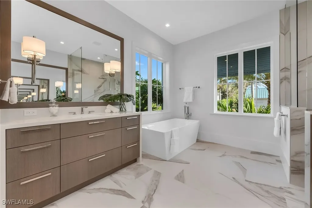 635 Parkview Lane Naples FL 34103