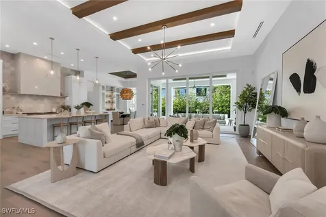 635 Parkview Lane Naples FL 34103