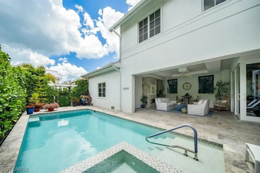 1394 1st Avenue S Naples FL 34102