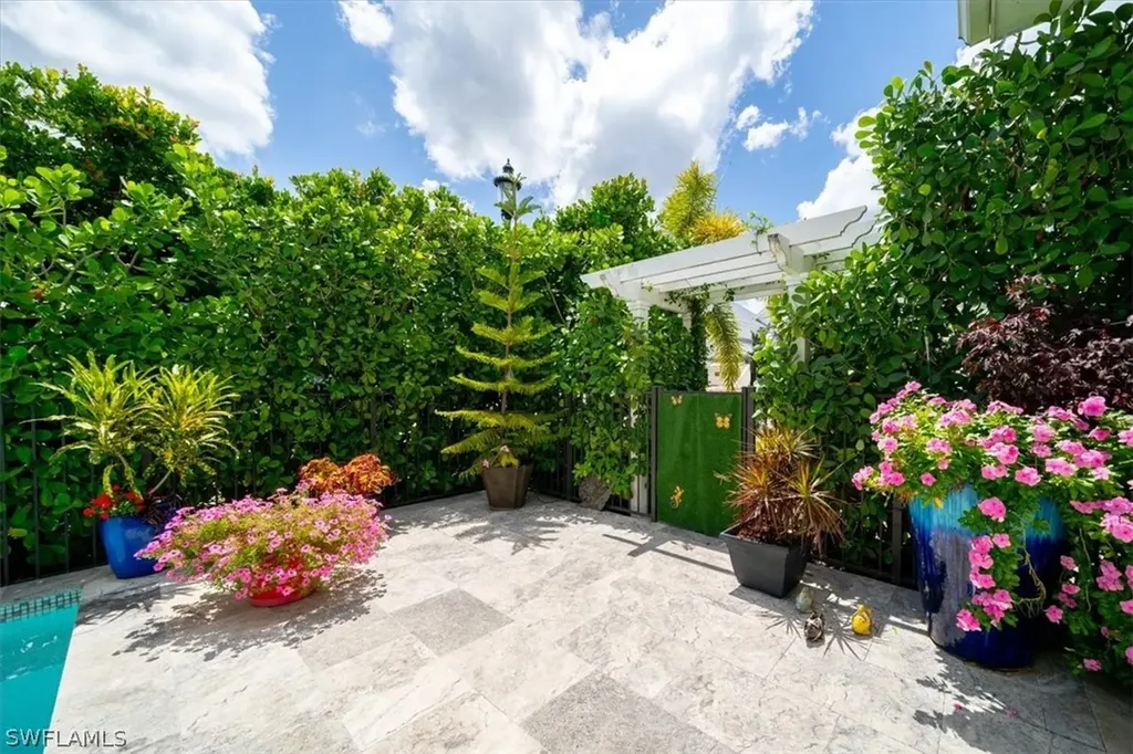 1394 1st Avenue S Naples FL 34102