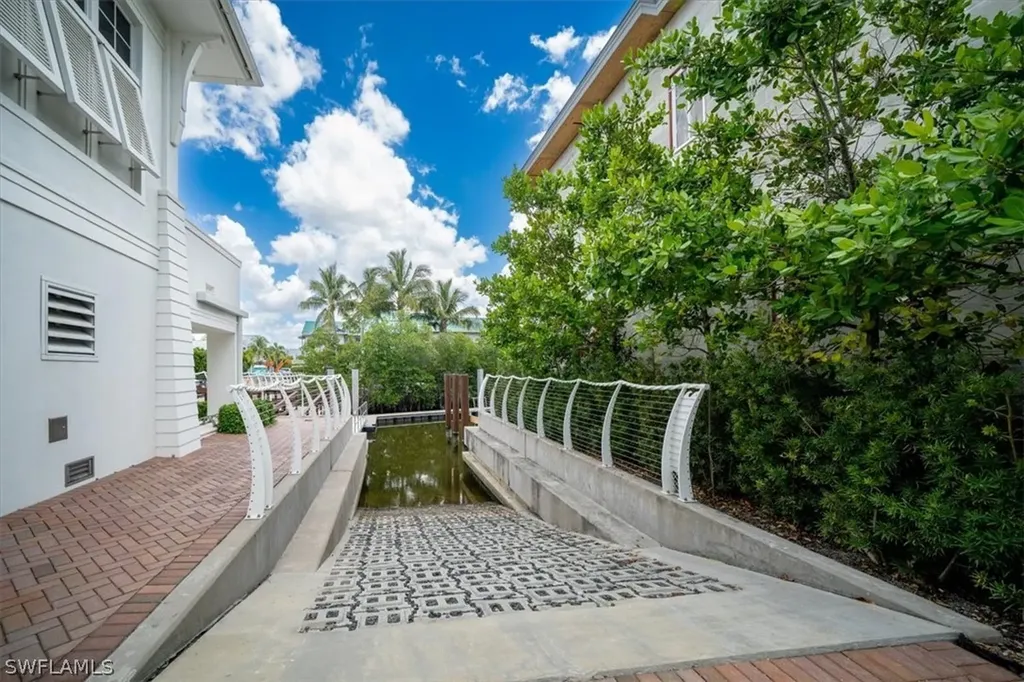 1394 1st Avenue S Naples FL 34102