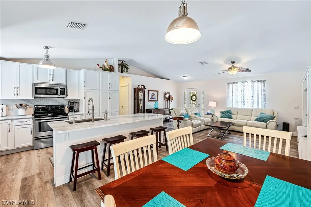 385 35th Avenue NW Naples FL 34120