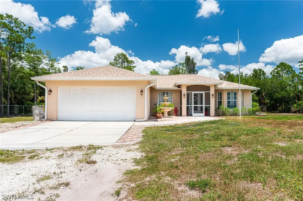 385 35th Avenue NW Naples FL 34120