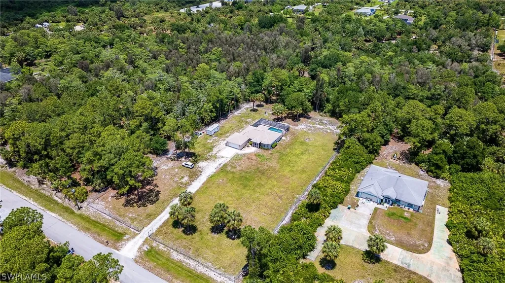 385 35th Avenue NW Naples FL 34120
