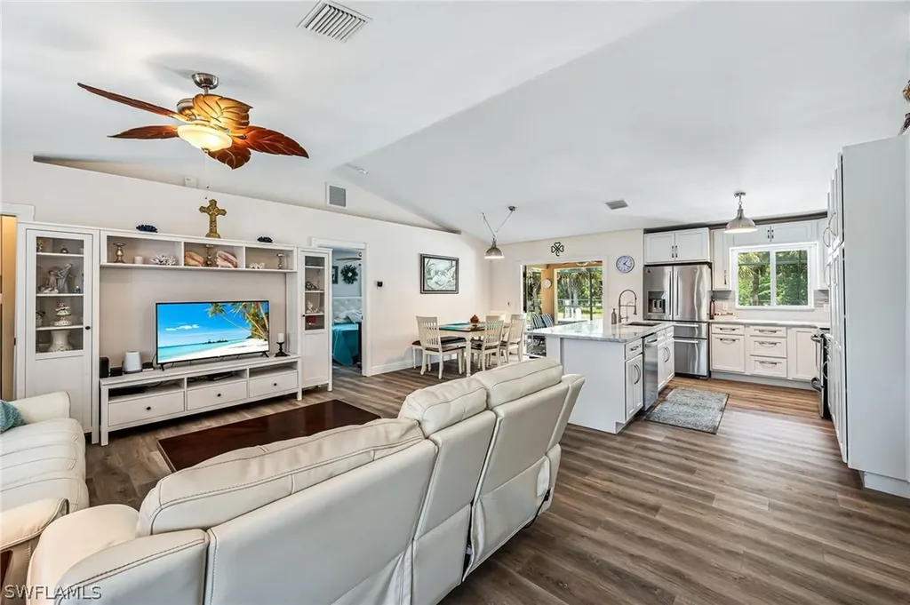 385 35th Avenue NW Naples FL 34120