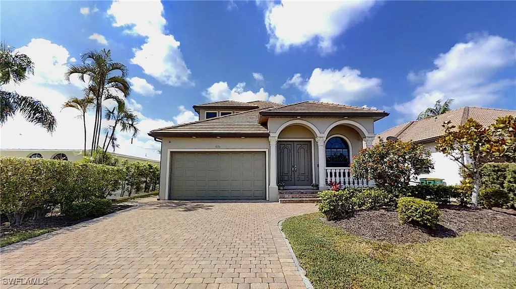576 97th Avenue N Naples FL 34108