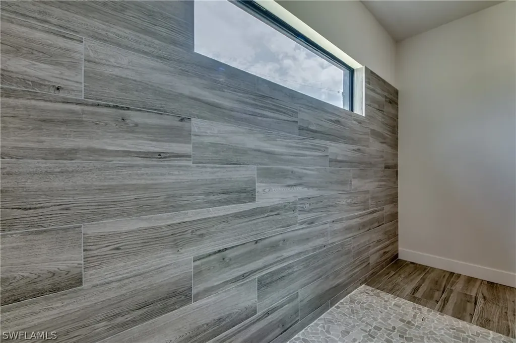 124 SW 16th Place Cape Coral FL 33991