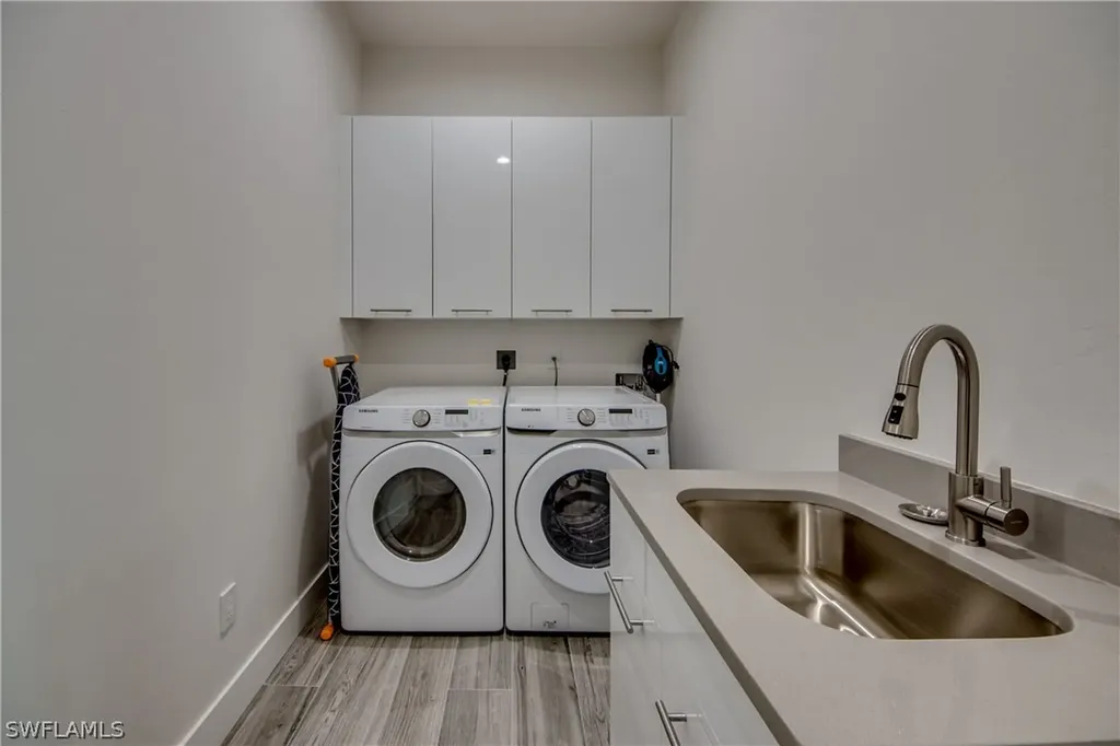 124 SW 16th Place Cape Coral FL 33991