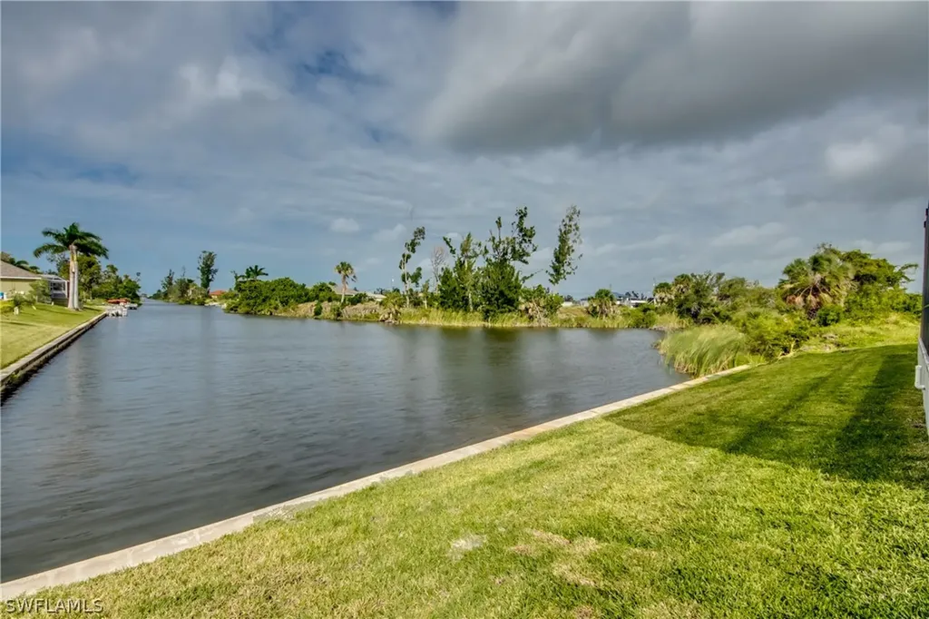 124 SW 16th Place Cape Coral FL 33991