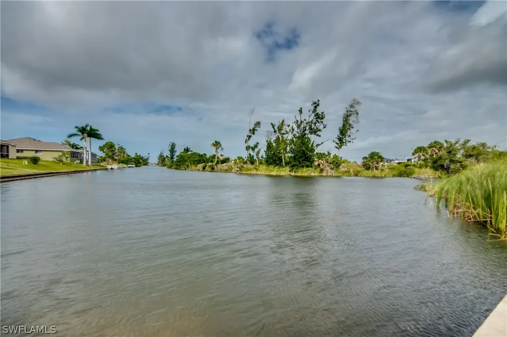 124 SW 16th Place Cape Coral FL 33991