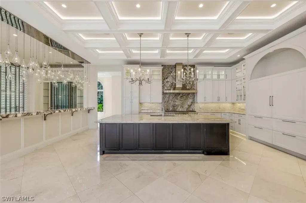 970 Aqua Circle Naples FL 34102