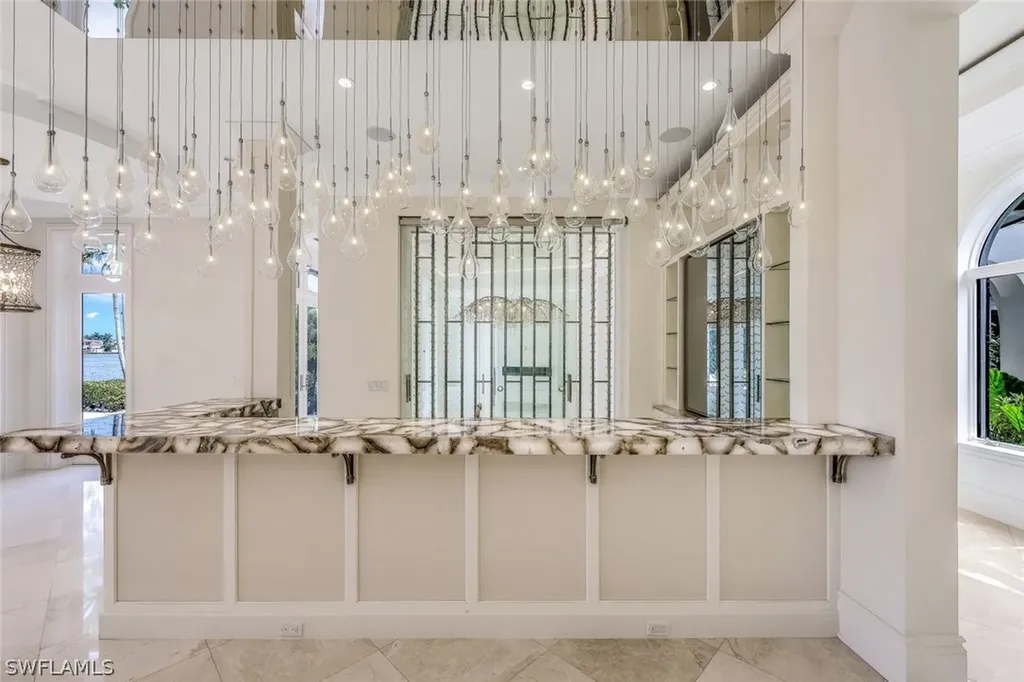 970 Aqua Circle Naples FL 34102