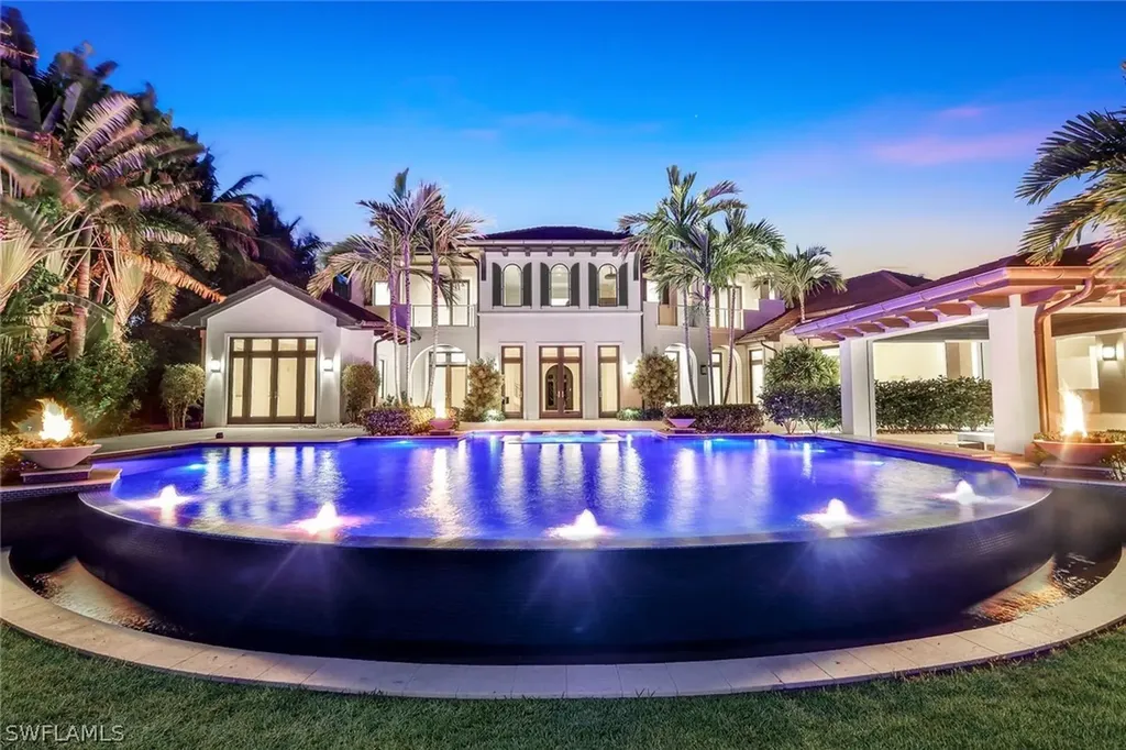 970 Aqua Circle Naples FL 34102