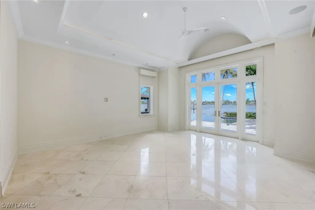 970 Aqua Circle Naples FL 34102