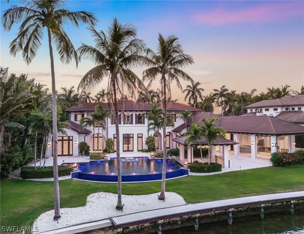 970 Aqua Circle Naples FL 34102