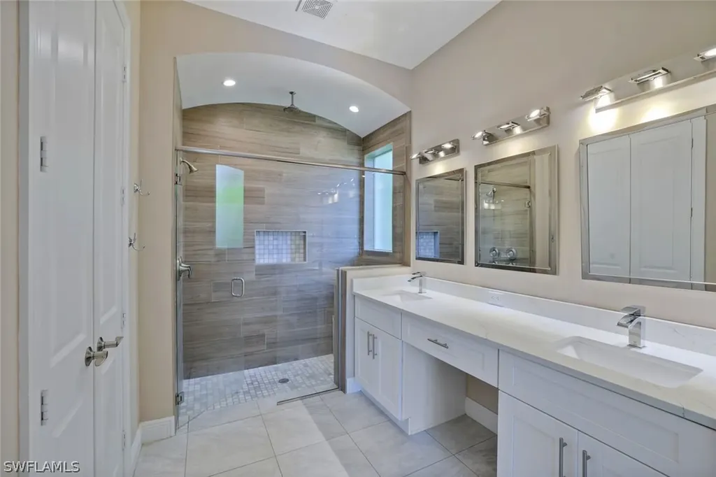 838 95th Avenue N Naples FL 34108