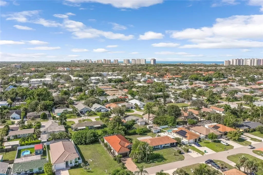 838 95th Avenue N Naples FL 34108