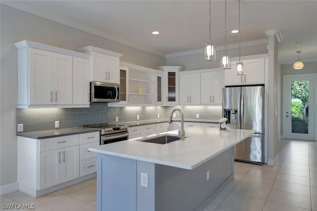 838 95th Avenue N Naples FL 34108