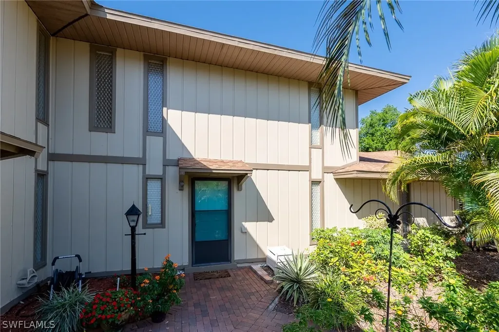 4280 Island Circle Fort Myers FL 33919